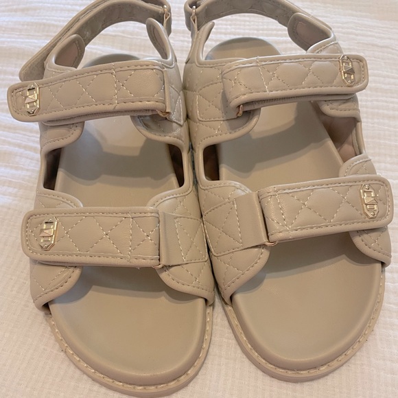 Chunky Dad Sandals - Picture 2 of 4